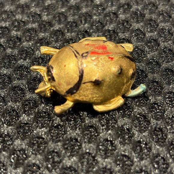 Brutalist Vintage Unisex Gold-Tone Beetle Brooch - Hand Painted Insect Pin - Picture 5 of 11